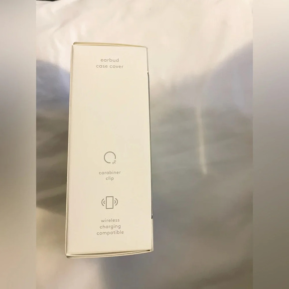 Apple AirPods Pro Silicone Case with Clip - heyday™ - Picture 5 of 7